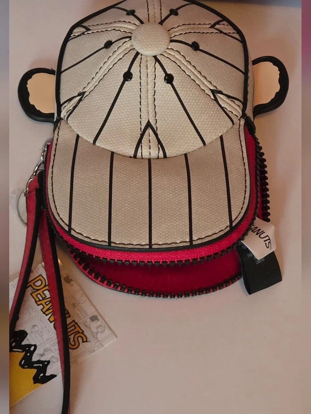 Peanuts Snoopy Cream & Black Wristlet Pouch with Red Trim NWT